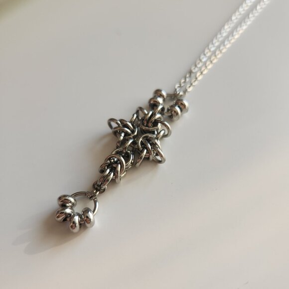 Gothic medieval witch chainmaille necklace with a small silver chain - Picture 7 of 9